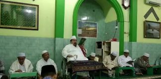 PESANTREN AL-BURDAHSEDANG BERLANGSUNG PEMBUKAAN pengajian rutin bulanan AL-WAA…2019-07-18 19:26:11